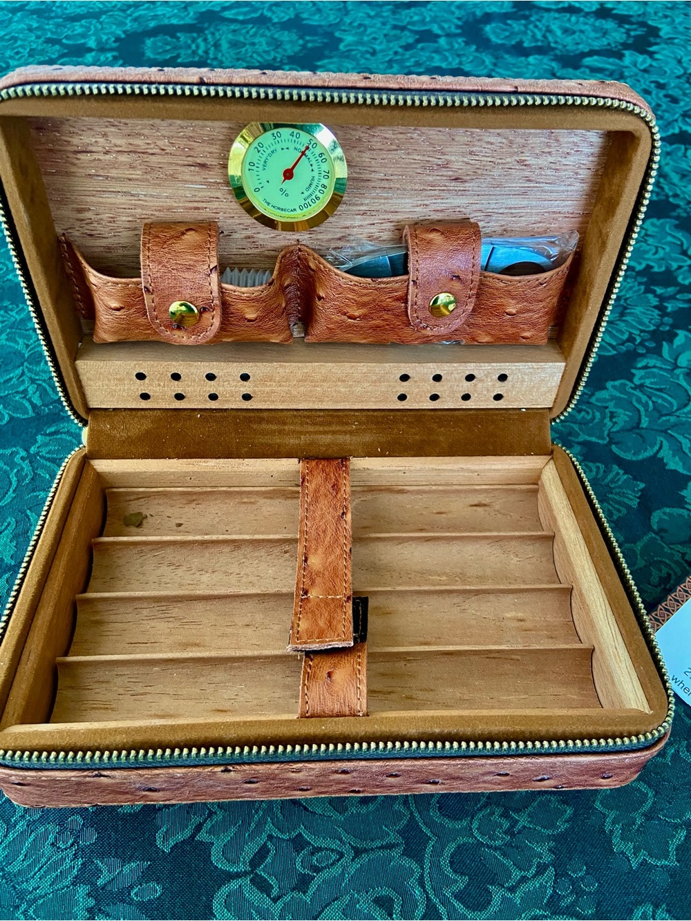 Scotte Portable Cigar Humidor box with Built in Hygrometer Brand New L8”&W5”&H3”